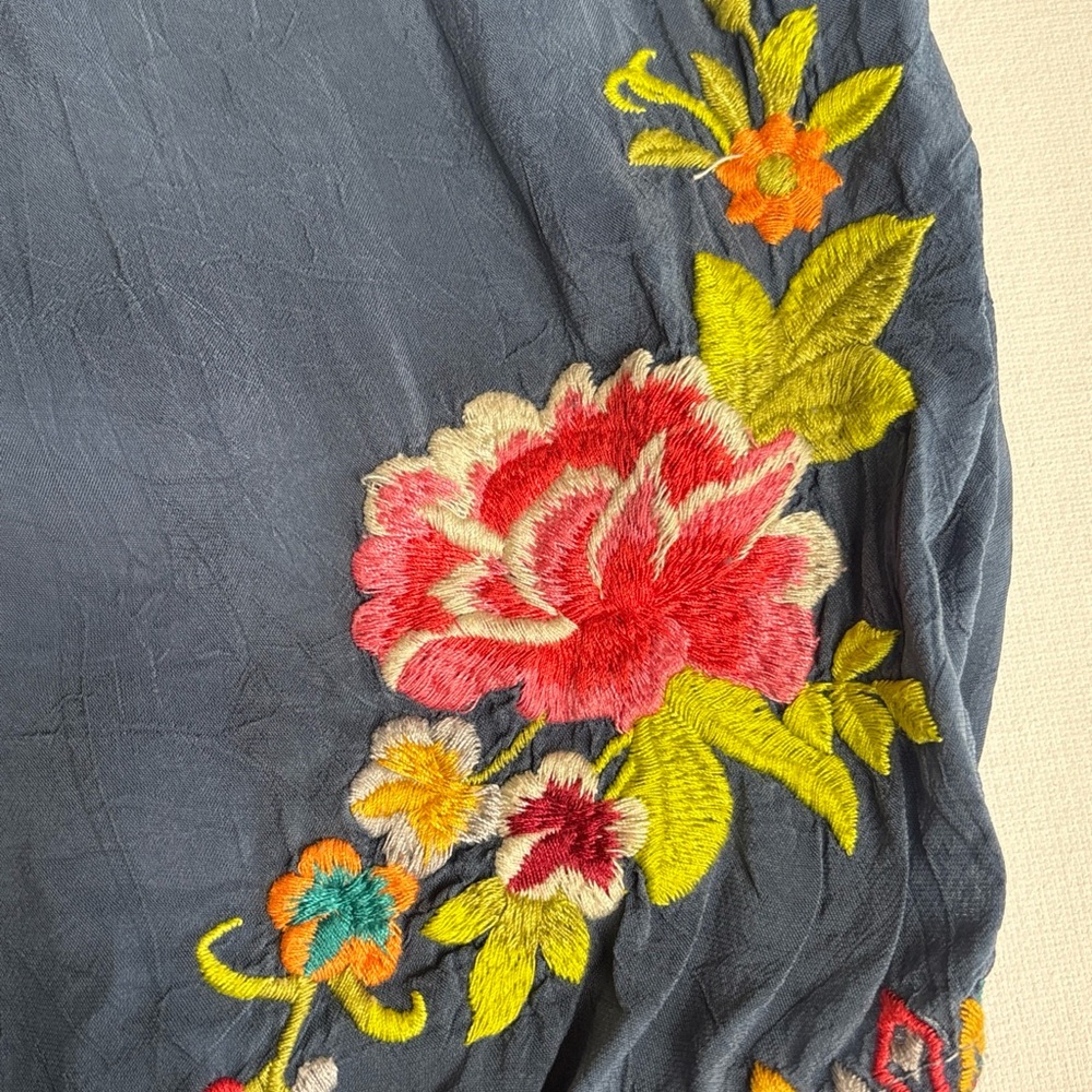 Johnny Was Blouse Womens Medium Blue Floral Tunic Boho Southwestern Artisan FLAW - Picture 5 of 12